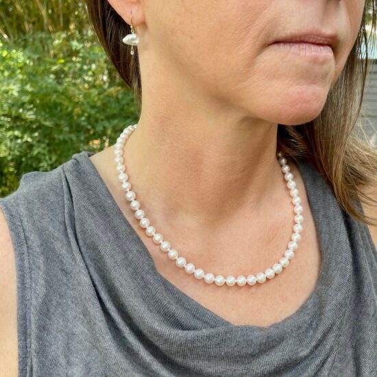 white pearl strand necklace